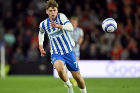 乐竟体育入口-联盟比赛中新秀球员崭露头角,青春风暴来袭的是谁